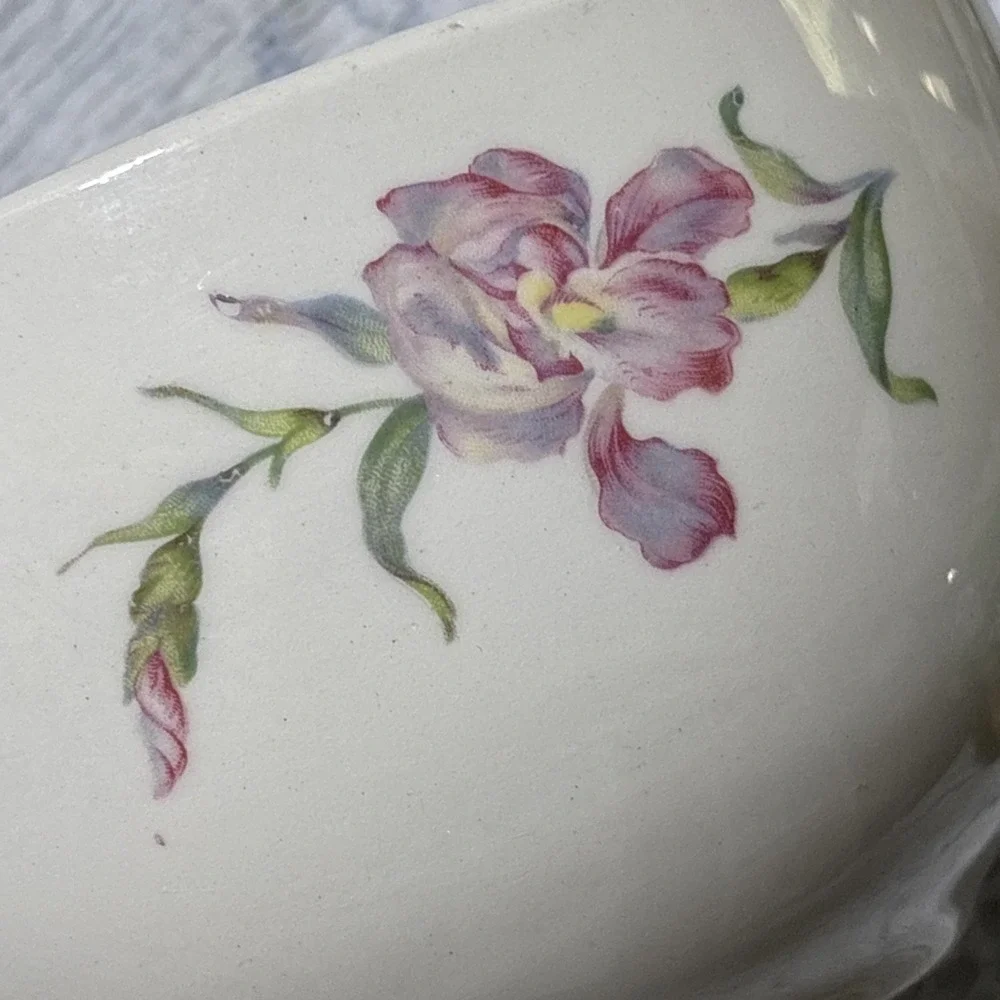 Universal Potteries no chips